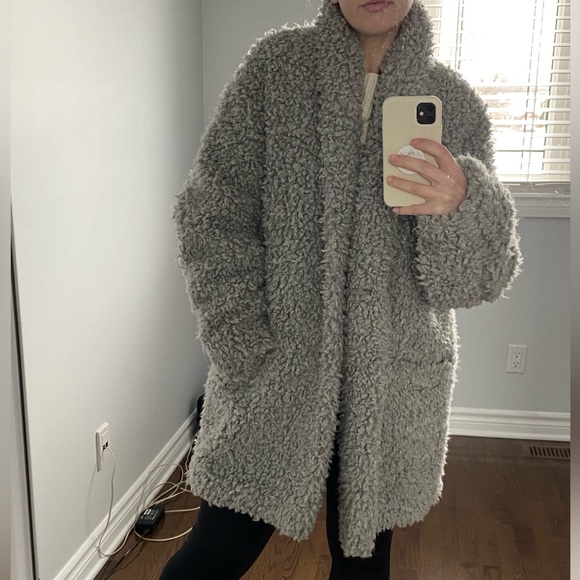 Aritzia Wilfred Coat - Picture 2 of 4